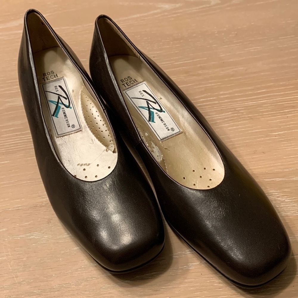 Ros Hommerson Low heels some insole damage - reduced - Sz 8.5N